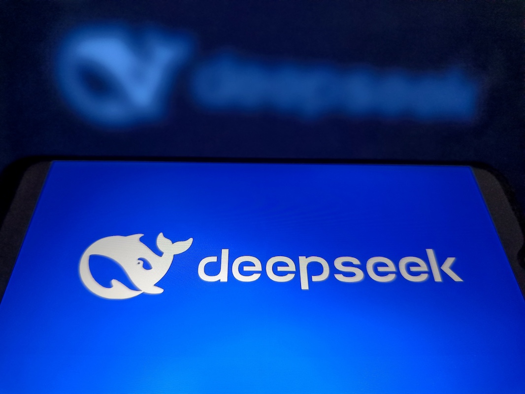 DeepSeek столкнулся с глобальным сбоем