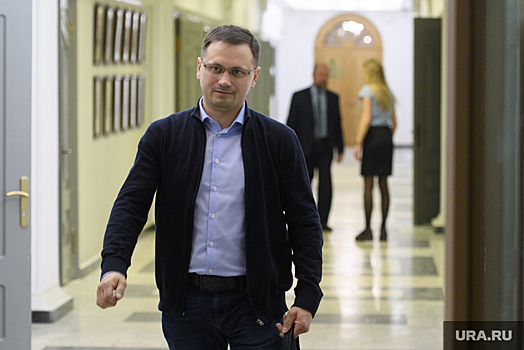 Депутат-критик спецоперации поставил власти Екатеринбурга в тупик. Из-за него хотят менять закон РФ
