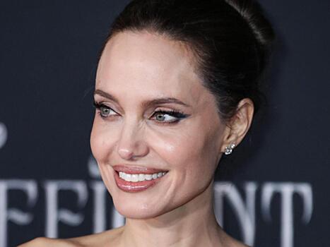 Анджелина Джоли поразила своим видом после обидного проигрыша Брэду Питту
