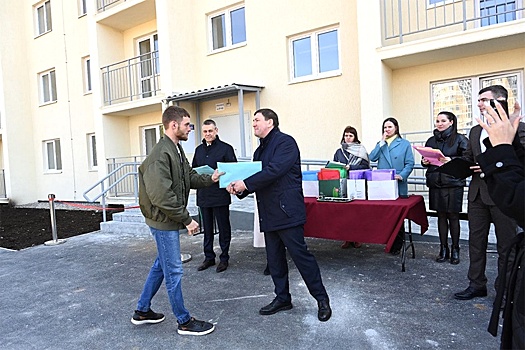 На Урале новоселами стали 145 сирот