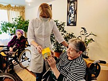 В геронтологическом центре «Тропарево» рассказали о пользе игры в кубики для пожилых людей