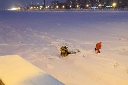 В Петербурге пьяная женщина упала с Володарского моста