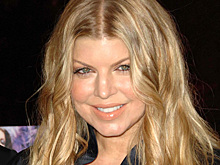 Ферги снялась в клипе в майке с Пушкиным