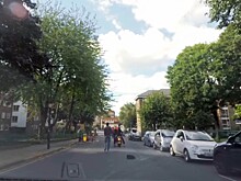 Прохожий проучил вора на мопеде