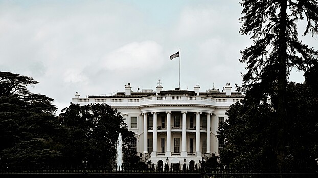 WP назвала американского политика, который принимает важные решения по Украине