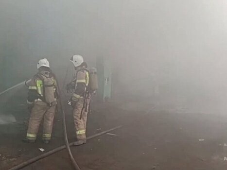 Пожар произошел в здании бывшего подшипникового завода в Самаре