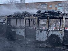 Автобус с пассажирами полностью выгорел в Омске