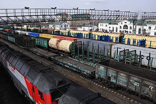 Десятки вагонов сошли с рельсов в российском регионе