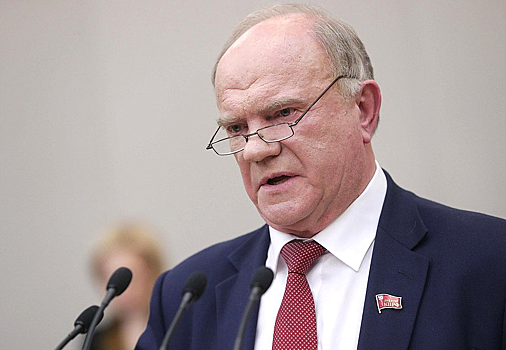 Зюганов: школа начинает дышать полноценной грудью, защищая народно-патриотическую идею