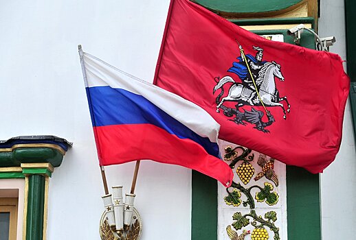 В России могут сделать церемонию поднятия флага обязательной для всех школ