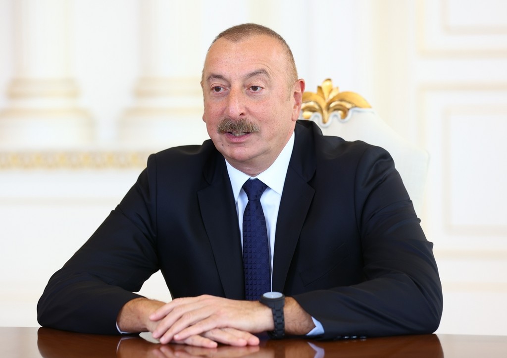 Алиев назвал сроки начала переселения граждан в Ханкенди