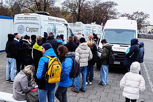 США депортируют украинских беженцев, а Германия и Польша прекращают им выплаты