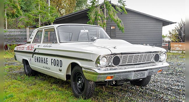 На аукцион выставлен редкий Ford Fairlane Thunderbolt