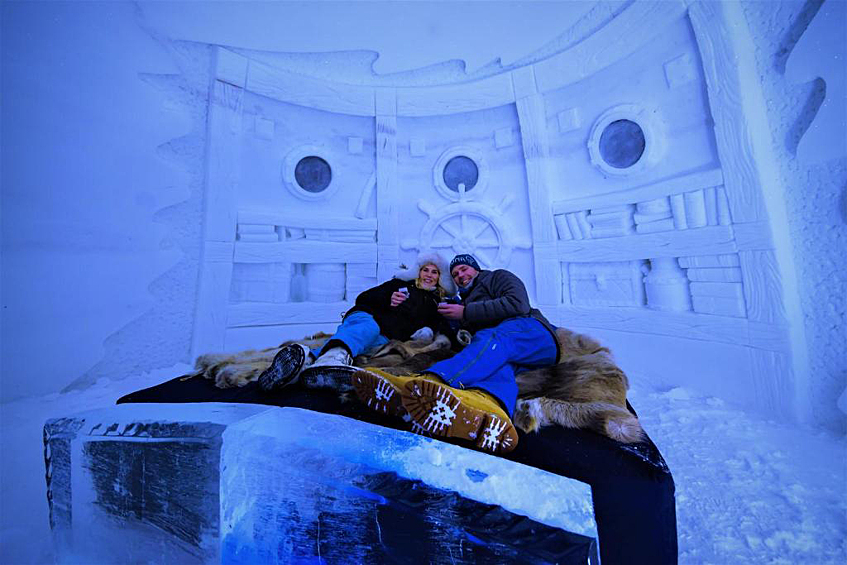 Еще один отель для морозоустойчивых туристов — «Snowhotel Kirkenes» —  расположен на границе Норвегии и России.