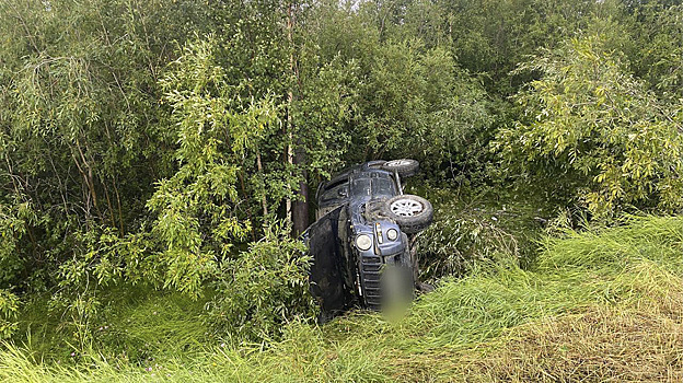 В Салехарде при опрокидывании автомобиля пострадала девушка