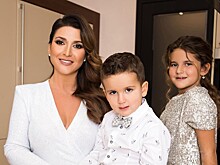 Жасмин показала, как 4-летний сын моет полы дома