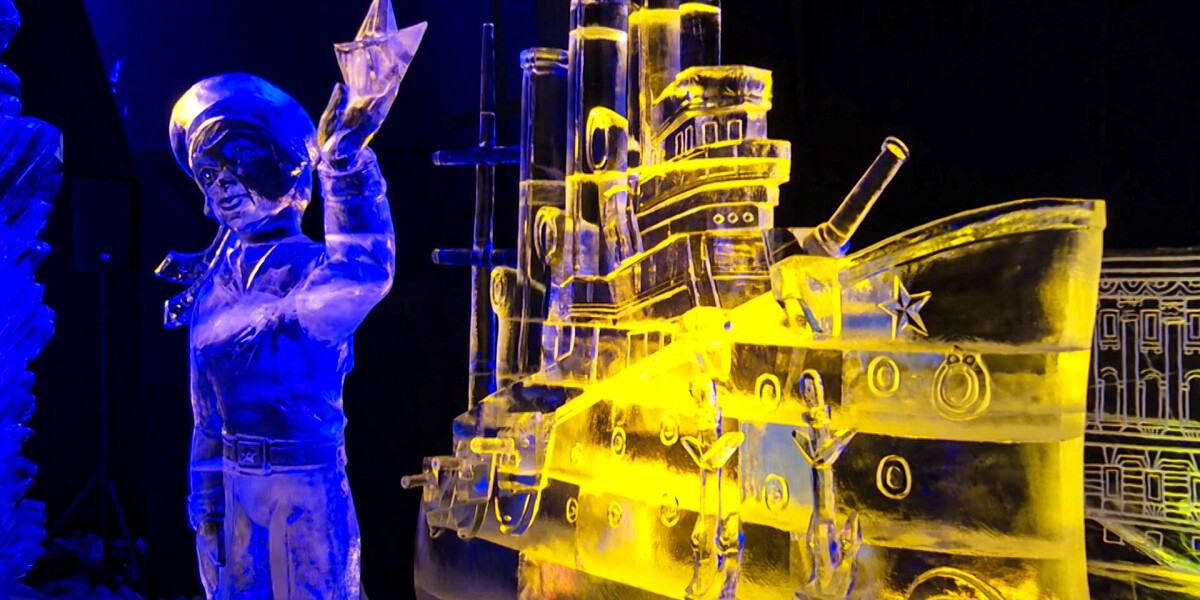 Застывшие символы Петербурга: фестиваль ледовых скульптур открылся в Кронштадте