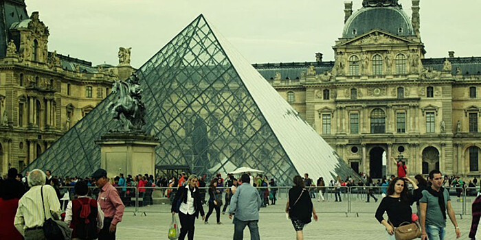 Полиция нашла украденные из Лувра старинные доспехи спустя 40 лет