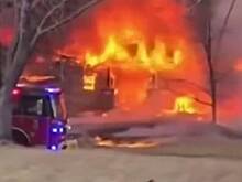В США самолет упал на жилой дом