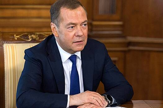 Медведев описал сценарий возможной войны России с НАТО