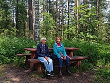 Члены совета ветеранов Октябрьского района Екатеринбурга прогулялись по "Оленьим ручьям"