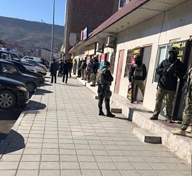 В Махачкале силовики проводят массовые рейды в пунктах обмена валюты