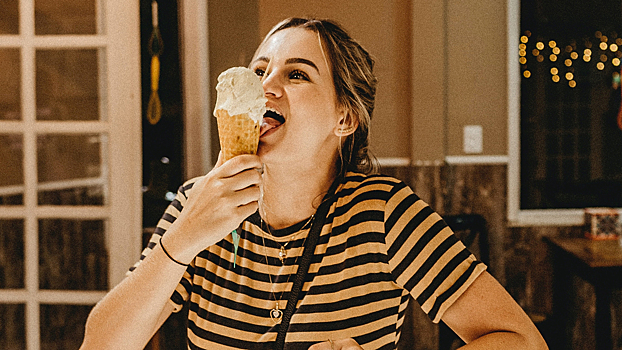 Диетолог перечислила самые вредные перекусы