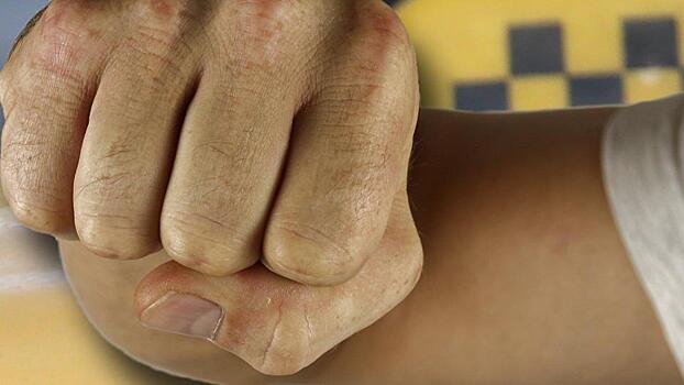 Пассажир попал в больницу после драки с таксистом из-за цены поездки