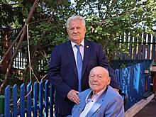 Геннадий Котельников поздравил с 95-летием Максима Борисовича Оводенко