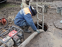 Жители Калуги бросают в канализацию палки