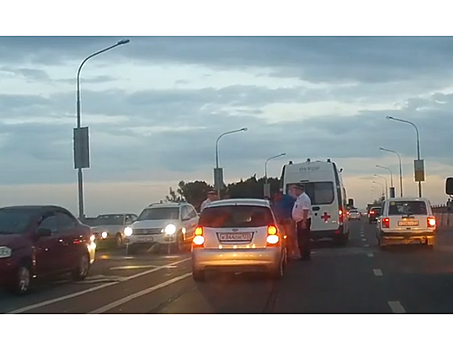 На Тургеневском мосту в Краснодаре сбили пешехода