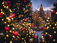 Конкурс на лучшее праздничное оформление Воткинска и отмена церемонии зажжения огней на главной елке Чехии: новости к этому часу