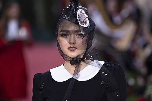 Наряд звезды «Игры престолов» на показе оценили зрители