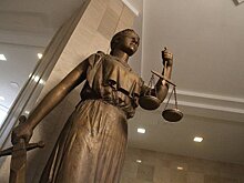 Суд продлил домашний арест блогерам Митрошиной и Лерчек