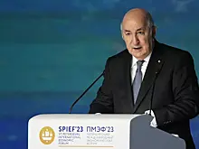 Президент Алжира: мир переживает "холодную экономическую войну"