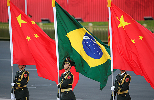 Бразилия и Китай решили отказаться от доллара в двусторонних торговых операциях