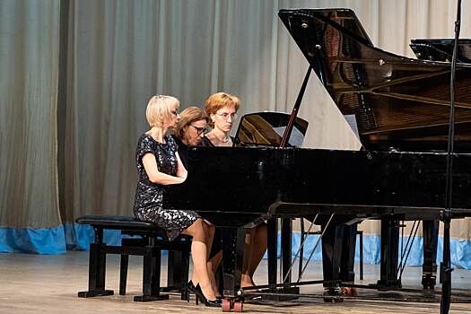 Пушкинские преподаватели получили награду во всероссийском конкурсе фортепианных ансамблей
