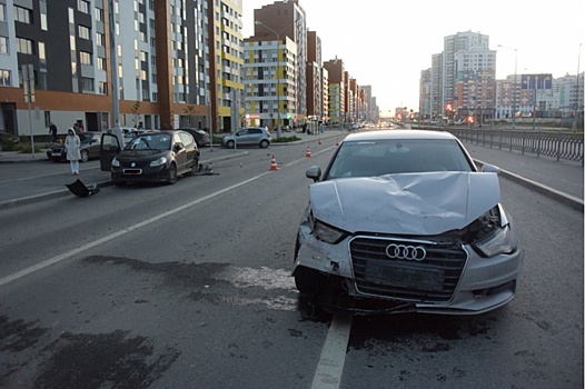 В столице Урала автоледи подставила под удар маленькую дочь