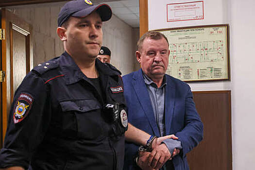 Суд в Москве приступил к рассмотрению дела о взятках генералов МВД Петербурга