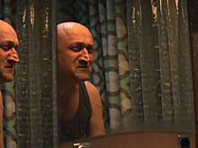 5 февраля в Okko состоится премьера комедии «Встать на ноги» c Гошей Куценко