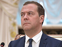 Медведев поздравил с 60-летием писателя Усачева