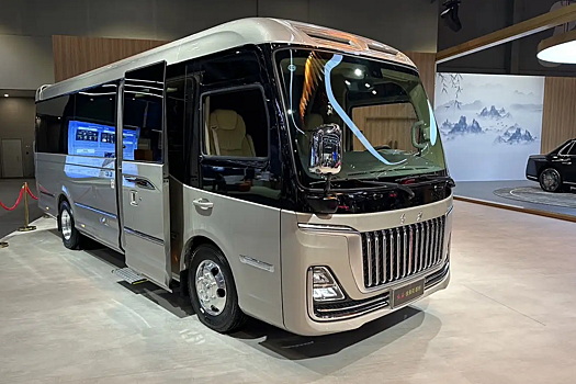 Hongqi показала ультрароскошный автобус размером с ПАЗ-3205