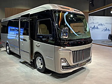 Hongqi показала ультрароскошный автобус размером с ПАЗ-3205