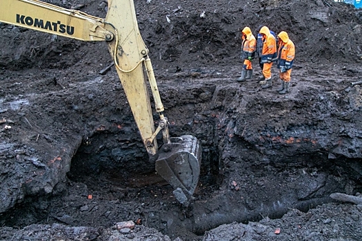 В Архангельске затянулись работы по устранению аварии на водопроводе