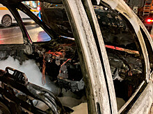 Неизвестные спалили Ford Fusion, пока его владелец мылся в общественной бане