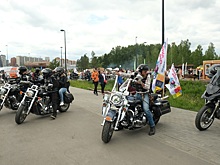 Байкеры «Ночные волки» открыли День города в парке «Арена» в Новосибирске