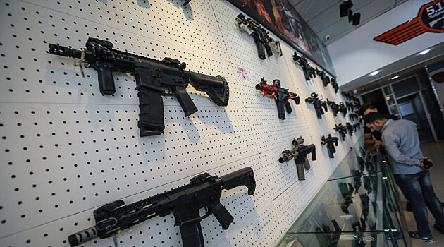 Канадские власти начнут покупать оружие у граждан