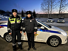В Кемеровской области госавтоинспекторы помогли автомобилисту экстренно доставить в больницу ребенка, нуждавшегося в медицинской помощи
