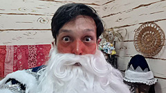 Дед Мороз раскрыл свои тайны: «мерседес», скалка для тёщи и микрофон в шубе