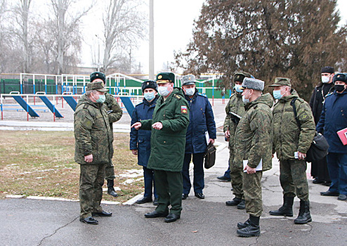 Командующий ЦВО проинспектировал объекты российской объединенной военной базы «Кант» в Киргизии